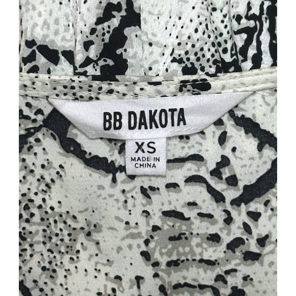 BB DAKOTA Lines in the Sun Python Snake Print Satin Jumpsuit Surplice Black Gray - Picture 10 of 13